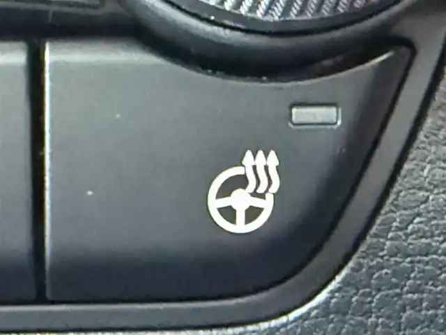 マツダ マツダ３セダン 20S プロアクティブ ツーリングS 東京都 2020(令2)年 5.7万km スノーフレイクホワイトパールマイカ i-ACTIVSENSE/・衝突被害軽減ブレーキ/・パーキングセンサー/・レーダークルーズコントロール/・レーンキープアシストシステム/・AT誤発進抑制制御/・ブラインドスポットモニタリング/純正ナビ/（CD/DVD/BlueTooth/フルセグTV）/バックカメラ/パワーシート/シートポジションメモリー/シートヒーター/ステアリングヒーター/パドルシフト/ビルトインＥＴＣ/プッシュスタート/ＬＥＤヘッドライト/純正18インチAW/純正フロアマット/スマートキー