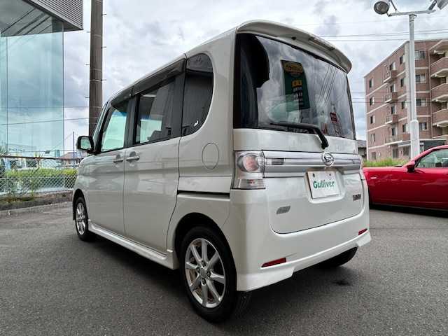 ダイハツ タント カスタム X スペシャル 静岡県 2013(平25)年 5.4万km パールホワイトⅢ サイバーナビ　フルセグＴＶ　ＤＶＤ再生　Ｂｌｕｅｔｏｏｔｈ接続　パワースライドドア　左センターピラーレス　ＨＩＤライト　フォグランプ　スマートキー　アイドリングストップ　純正ＡＷ　オートエアコン
