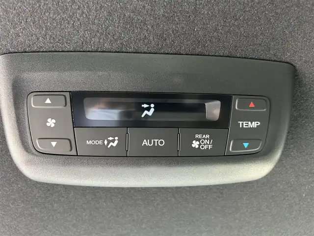 ホンダ ステップワゴン スパーダ 奈良県 2023(令5)年 2.1万km プラチナホワイトパール 純正１１．４型コネクトナビ　/フルセグ/DVD/Ｂｌｕｅｔｏｏｔｈ　/ビルトインETC/バックカメラ　/追従型クルーズコントロール　/両側パワースライドドア/パワーバックドア　/ハーフレザーシート　/前席シートヒーター　/2列目オットマン　/社外フロアマット/純正アルミホイール/オートLEDライト/オートハイビーム/衝突被害軽減ブレーキ/横滑り防止装置/レーンキープアシスト/W+サイド+カーテンエアバッグ/スペアキー1本