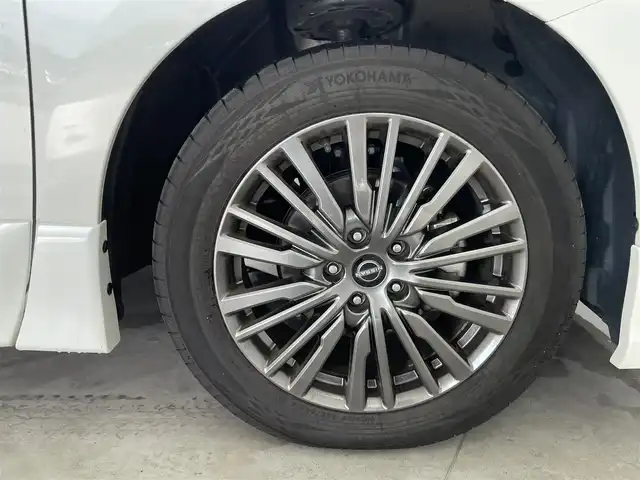 日産 エルグランド 250HWS プレミアム アーバンクロム 愛知県 2023(令5)年 1.8万km ピュアホワイトパール プロパイロット/サンルーフ/ワンオーナー/純正SDナビ/全方位カメラ/後席用モニター/ブラインドスポットモニター/デジタルインナーミラー/両側パワースライドドア/電動リアゲード/パワーシート/シートヒーター/ETC装備/ドライブレコーダー/フルセグTV/テレビキャンセラー/DVD再生可能/Blu-ray再生可能/オットマン/コーナーセンサー/オートライト/オートマチックハイビーム/純正フロアマット/サンシェード/HDMI