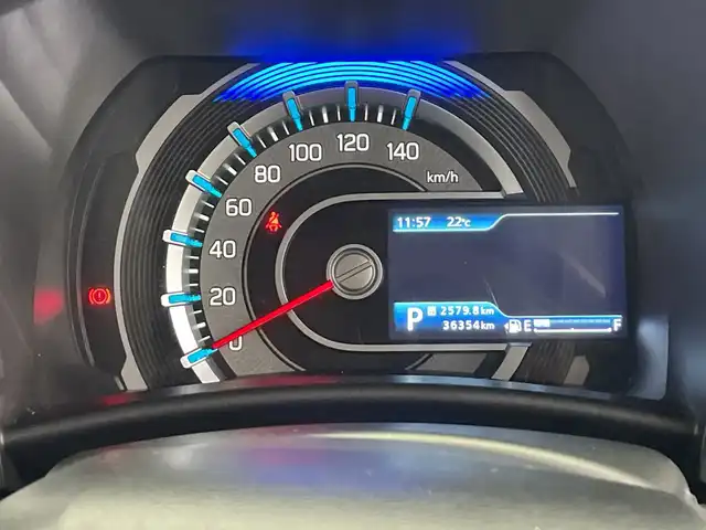 スズキ ハスラー HYBRID G 栃木県 2021(令3)年 3.7万km ピュアホワイトP 純正9インチナビ/(CD/DVD/フルセグTV/Bluetooth/USB)/バックカメラ/全方位カメラ/メーカー安全装備/シートヒーター/禁煙車/オートライト/LEDヘッドライト/横滑り防止装置/スマートキー/プッシュスタート/アイドリングストップ/電動格納ミラー/純正アルミホイール/純正フロアマット