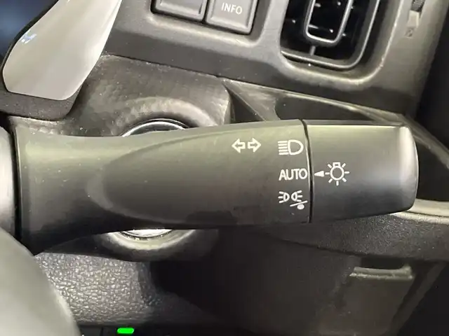 スズキ ハスラー HYBRID G 栃木県 2021(令3)年 3.7万km ピュアホワイトP 純正9インチナビ/(CD/DVD/フルセグTV/Bluetooth/USB)/バックカメラ/全方位カメラ/メーカー安全装備/シートヒーター/禁煙車/オートライト/LEDヘッドライト/横滑り防止装置/スマートキー/プッシュスタート/アイドリングストップ/電動格納ミラー/純正アルミホイール/純正フロアマット