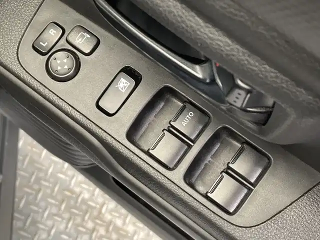 スズキ ハスラー HYBRID G 栃木県 2021(令3)年 3.7万km ピュアホワイトP 純正9インチナビ/(CD/DVD/フルセグTV/Bluetooth/USB)/バックカメラ/全方位カメラ/メーカー安全装備/シートヒーター/禁煙車/オートライト/LEDヘッドライト/横滑り防止装置/スマートキー/プッシュスタート/アイドリングストップ/電動格納ミラー/純正アルミホイール/純正フロアマット