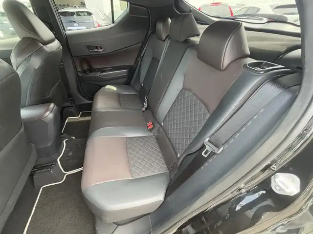 トヨタ Ｃ－ＨＲ G LEDエディション 徳島県 2018(平30)年 7.7万km ブラックマイカ 純正7型SDナビ　NSZN-W66T/　AM/FM/Bluetooth/DISC/SD/フルセグTV/オートブレーキホールド/バックカメラ/ビルトインETC/ドライブレコーダー　DRT-H66A/電子パーキング/追従式クルーズコントロール/ブラインドスポットモニター/自動格納ミラー/フォグライト/純正ドアバイザー/LEDヘッドライト/スマートキー/ハーフレザーシート/シートヒーター/純正フロアマット/スペアキー