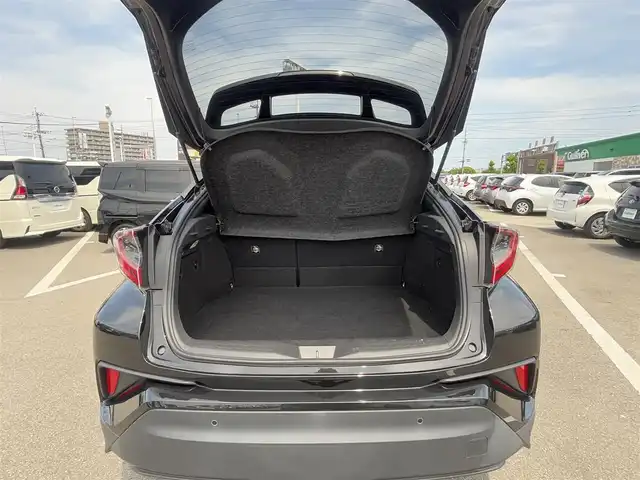 トヨタ Ｃ－ＨＲ G LEDエディション 徳島県 2018(平30)年 7.7万km ブラックマイカ 純正7型SDナビ　NSZN-W66T/　AM/FM/Bluetooth/DISC/SD/フルセグTV/オートブレーキホールド/バックカメラ/ビルトインETC/ドライブレコーダー　DRT-H66A/電子パーキング/追従式クルーズコントロール/ブラインドスポットモニター/自動格納ミラー/フォグライト/純正ドアバイザー/LEDヘッドライト/スマートキー/ハーフレザーシート/シートヒーター/純正フロアマット/スペアキー
