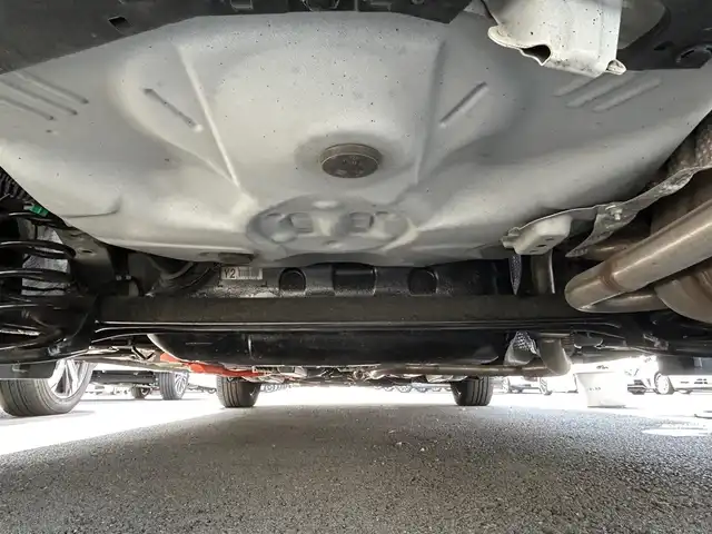 トヨタ アクア G ソフトレザーセレクション 静岡県 2019(令1)年 1.5万km スーパーホワイトⅡ 純正ＳＤナビ（Ｂｌｕｅｔｏｏｔｈ、ＣＤ、フルセグＴＶ、ＳＤミュージックサーバー）/バックカメラ/ＥＴＣ/ワンオーナー/スマートキー/クルコン/前後コーナーセンサー/純正フロアマット/合皮シート/アイドリングストップ/プッシュスタート/オートエアコン/レーンキープアシスト/横滑り防止装置/盗難防止装置/オートライト/ハロゲンヘッドライト/ダブルエアバック/衝突軽減システム