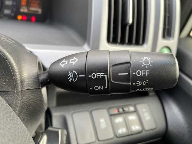 ホンダ ステップワゴン スパーダ Z 富山県 2012(平24)年 10.9万km ホワイトオーキッドパール (株)IDOMが運営する【じしゃロン富山店】の自社ローン専用車両になります。こちらは現金またはオートローンご利用時の価格です。自社ローンご希望の方は別途その旨お申し付け下さい/ナビ/FM/AM/CD/DVD/フルセグ/SD/バックカメラ/ETC/前後ドライブレコーダー/両側パワースライドドア/横滑り防止/パドルシフト/HIDヘッドライト/オートライト/フォグランプ/ドアバイザー