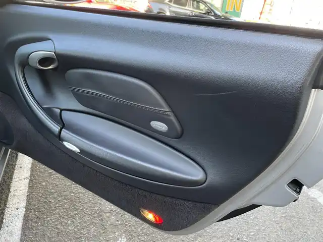 ポルシェ ９１１ カレラ 和歌山県 2001(平13)年 2.3万km シルバー サンルーフ/黒レザーシート/PSM/HIDヘッドライト/純正オーディオ・CDCH/運転席電動リクライニング/ETC/キーレス/スペアキー/保証書/取扱説明書/H１４．１６．１８．２０．２１．２２．２３．２６．２８．３０．/　R2.4.6整備記録簿有