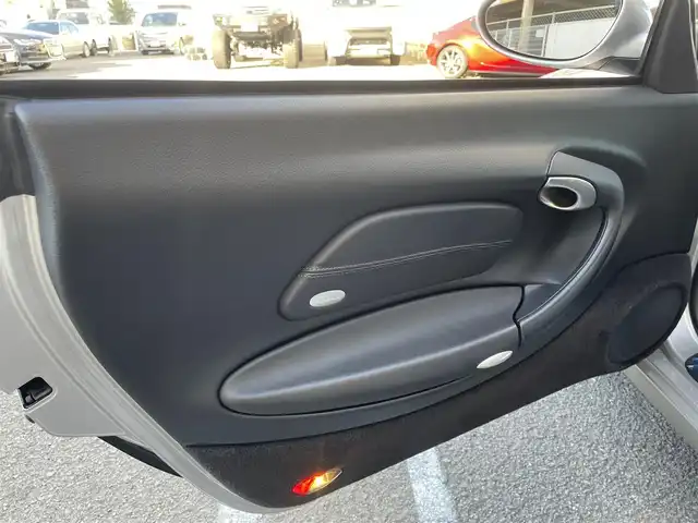 ポルシェ ９１１ カレラ 和歌山県 2001(平13)年 2.3万km シルバー サンルーフ/黒レザーシート/PSM/HIDヘッドライト/純正オーディオ・CDCH/運転席電動リクライニング/ETC/キーレス/スペアキー/保証書/取扱説明書/H１４．１６．１８．２０．２１．２２．２３．２６．２８．３０．/　R2.4.6整備記録簿有