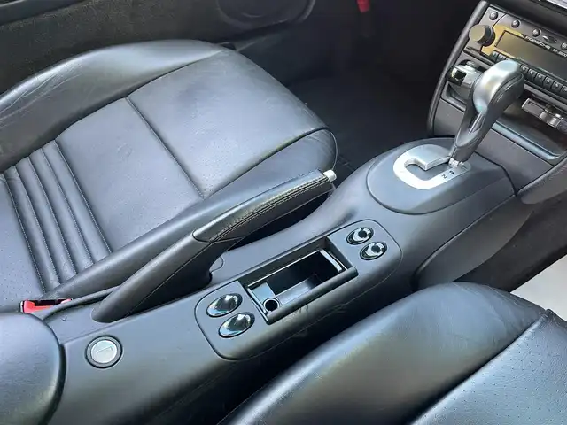 ポルシェ ９１１ カレラ 和歌山県 2001(平13)年 2.3万km シルバー サンルーフ/黒レザーシート/PSM/HIDヘッドライト/純正オーディオ・CDCH/運転席電動リクライニング/ETC/キーレス/スペアキー/保証書/取扱説明書/H１４．１６．１８．２０．２１．２２．２３．２６．２８．３０．/　R2.4.6整備記録簿有