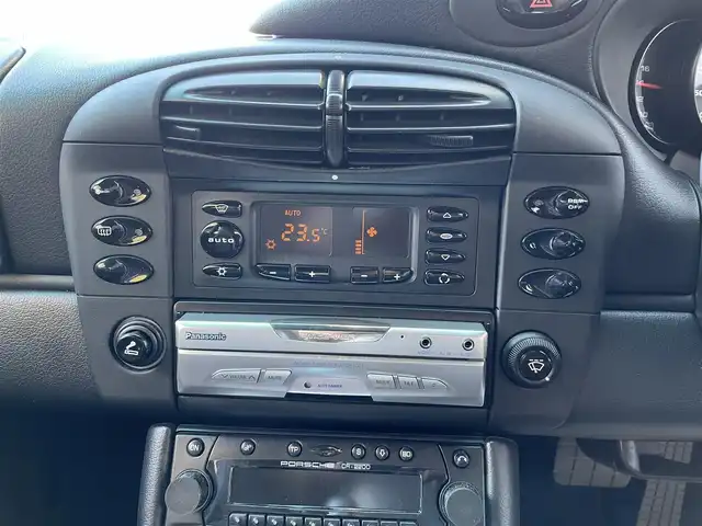 ポルシェ ９１１ カレラ 和歌山県 2001(平13)年 2.3万km シルバー サンルーフ/黒レザーシート/PSM/HIDヘッドライト/純正オーディオ・CDCH/運転席電動リクライニング/ETC/キーレス/スペアキー/保証書/取扱説明書/H１４．１６．１８．２０．２１．２２．２３．２６．２８．３０．/　R2.4.6整備記録簿有