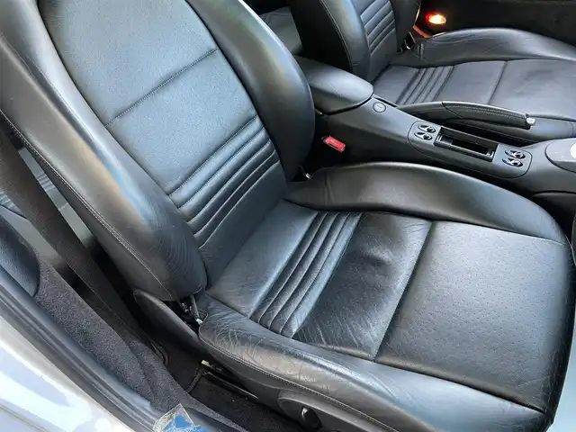 ポルシェ ９１１ カレラ 和歌山県 2001(平13)年 2.3万km シルバー サンルーフ/黒レザーシート/PSM/HIDヘッドライト/純正オーディオ・CDCH/運転席電動リクライニング/ETC/キーレス/スペアキー/保証書/取扱説明書/H１４．１６．１８．２０．２１．２２．２３．２６．２８．３０．/　R2.4.6整備記録簿有