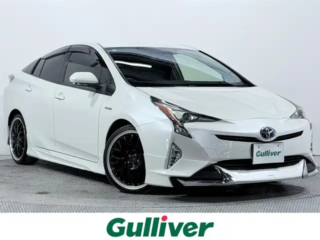 トヨタ プリウス S 大阪府 2016(平28)年 7.5万km ホワイトパールクリスタルシャイン 純正ＳＤナビ　エアロ　バックカメラ　ＥＴＣ　プッシュスタート　スマートキー　ＬＥＤヘッドライト　オートライト　フォグランプ　ワンセグＴＶ　Ｂｌｕｅｔｏｏｔｈ　ＣＤ　オートエアコン