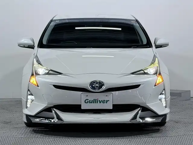 トヨタ プリウス S 大阪府 2016(平28)年 7.5万km ホワイトパールクリスタルシャイン 純正ＳＤナビ　エアロ　バックカメラ　ＥＴＣ　プッシュスタート　スマートキー　ＬＥＤヘッドライト　オートライト　フォグランプ　ワンセグＴＶ　Ｂｌｕｅｔｏｏｔｈ　ＣＤ　オートエアコン