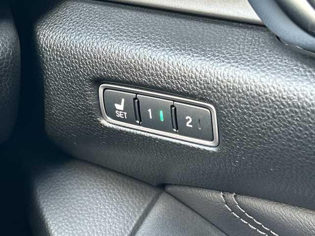 ホンダ アコード EX 愛知県 2020(令2)年 3.3万km シルバー 純正ナビ/Bluetooth バックカメラ フルセグTV/サンルーフ/ETC/ドライブレコーダー/純正１８インチアルミホイール/置くだけ充電/レザーシート/パワーシート/シートメモリー/シートヒーター/純正フロアマット/ACC/レーンキープアシスト/ステアリングアシスト/パドルシフト/Qi充電/電動サイドブレーキ/電動格納ミラー/BSM/ヘッドアップディスプレイ