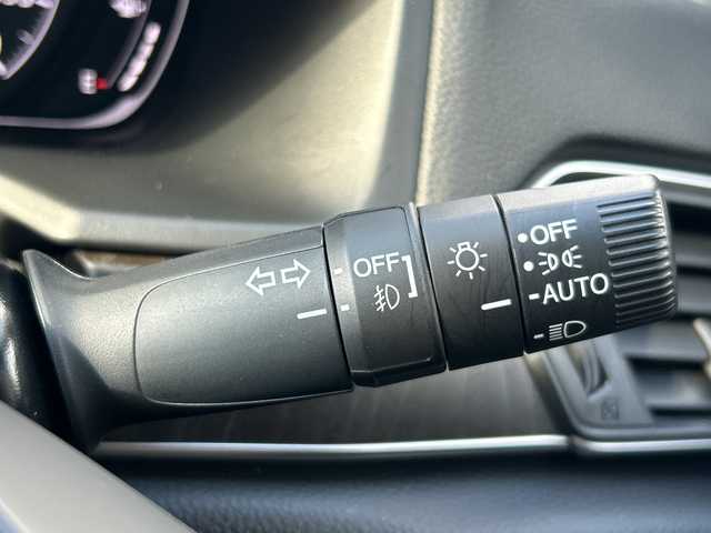 ホンダ アコード EX 愛知県 2020(令2)年 3.3万km シルバー 純正ナビ/Bluetooth バックカメラ フルセグTV/サンルーフ/ETC/ドライブレコーダー/純正１８インチアルミホイール/置くだけ充電/レザーシート/パワーシート/シートメモリー/シートヒーター/純正フロアマット/ACC/レーンキープアシスト/ステアリングアシスト/パドルシフト/Qi充電/電動サイドブレーキ/電動格納ミラー/BSM/ヘッドアップディスプレイ