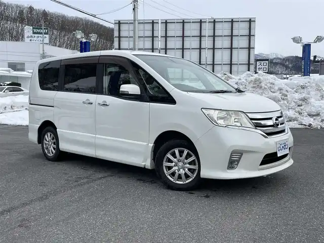 日産 セレナ ハイウェイスター Vセレクション 山形県 2011(平23)年 9.4万km ブリリアントホワイトパール (株)IDOMが運営する【じしゃロン山形店】の自社ローン専用車両になります。/こちらは現金またはオートローンご利用時の価格です。/自社ローンご希望の方は別途その旨お申付け下さい。/純正ナビ/（TV/CD/DVD/Bluetooth）/バックカメラ/クルーズコントロール/片側パワースライドドア/アイドリングストップ/横滑り防止/スマートキー/プッシュスタート/ドアバイザー/電格ミラー