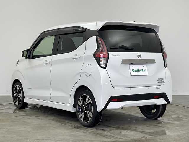 日産 デイズ HWS Gターボ アーバンクロム プロパイロットED 新潟県 2022(令4)年 1.7万km ホワイトパール 禁煙車/純正ナビ/フルセグテレビ/Bluetooth/バックカメラ/全方位カメラ/レーダークルーズコントロール/レーンキープアシスト/衝突軽減ブレーキ/クリアランスソナー/前席シートヒーター/電動パーキング/オートLEDヘッドライト/オートマチックハイビーム/ターボ/ステアリングスイッチ/純正アルミホイール/ABS/横滑り防止/盗難防止/取り扱い説明書/保証書