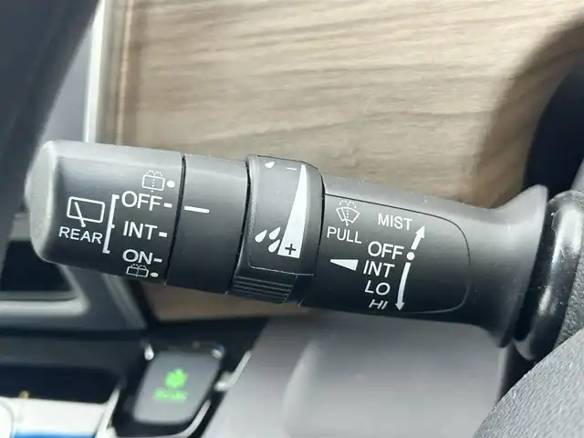 ホンダ フリード ハイブリット G ホンダセンシング 大阪府 2020(令2)年 2.2万km クリスタルブラックパール ワンオーナー/6人乗り/純正7インチメモリナビ/USBポート/バックカメラ/純正ドライブレコーダー前後/ビルトインETC/ステアリングリモコン/シートヒーター/ウォークスルー/純正フロアマット/両側パワースライドドア/ホンダセンシング/　　・衝突軽減ブレーキ/　　・誤発進抑制機能/　　・車線逸脱抑制機能/　　・アダクティブクルーズコントロール/取扱説明書/保証書/スマートキー/スペアキー