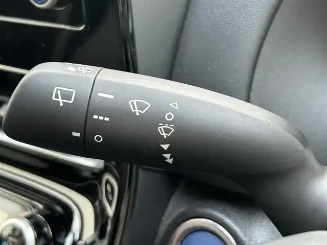 トヨタ アクア G 静岡県 2023(令5)年 0.5万km クリアベージュメタリック 純正ナビ/(AM/FM/BT/iPod/AppleCarPlay/AndroidAuto)/バックカメラ/レーダークルーズコントロール/横滑り防止装置/衝突被害軽減システム/レーンキープアシスト/前後ドライブレコーダー/前後コーナーセンサー/プッシュスタート/スマートキー/スペアキー×1/LEDヘッドライト/オートマチックハイビーム/純正フロアマット/100V充電/保証書/取扱説明書