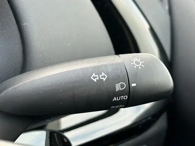 トヨタ アクア G 静岡県 2023(令5)年 0.5万km クリアベージュメタリック 純正ナビ/(AM/FM/BT/iPod/AppleCarPlay/AndroidAuto)/バックカメラ/レーダークルーズコントロール/横滑り防止装置/衝突被害軽減システム/レーンキープアシスト/前後ドライブレコーダー/前後コーナーセンサー/プッシュスタート/スマートキー/スペアキー×1/LEDヘッドライト/オートマチックハイビーム/純正フロアマット/100V充電/保証書/取扱説明書