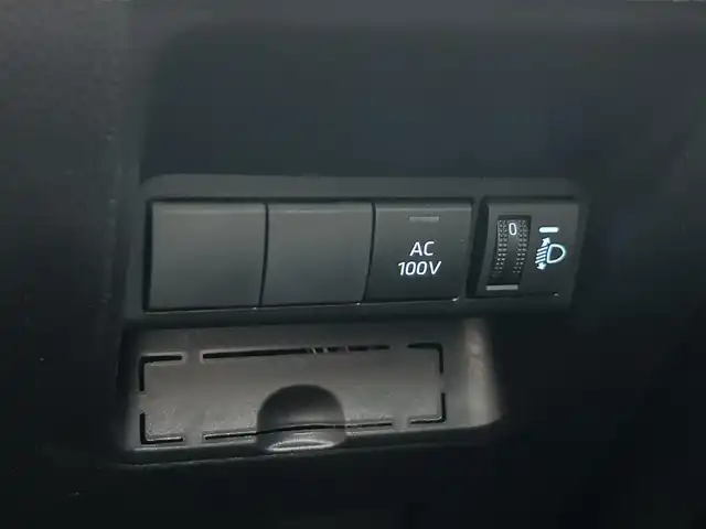 トヨタ アクア G 静岡県 2023(令5)年 0.5万km クリアベージュメタリック 純正ナビ/(AM/FM/BT/iPod/AppleCarPlay/AndroidAuto)/バックカメラ/レーダークルーズコントロール/横滑り防止装置/衝突被害軽減システム/レーンキープアシスト/前後ドライブレコーダー/前後コーナーセンサー/プッシュスタート/スマートキー/スペアキー×1/LEDヘッドライト/オートマチックハイビーム/純正フロアマット/100V充電/保証書/取扱説明書