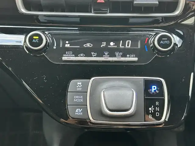 トヨタ アクア G 静岡県 2023(令5)年 0.5万km クリアベージュメタリック 純正ナビ/(AM/FM/BT/iPod/AppleCarPlay/AndroidAuto)/バックカメラ/レーダークルーズコントロール/横滑り防止装置/衝突被害軽減システム/レーンキープアシスト/前後ドライブレコーダー/前後コーナーセンサー/プッシュスタート/スマートキー/スペアキー×1/LEDヘッドライト/オートマチックハイビーム/純正フロアマット/100V充電/保証書/取扱説明書