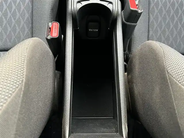 トヨタ アクア G 静岡県 2023(令5)年 0.5万km クリアベージュメタリック 純正ナビ/(AM/FM/BT/iPod/AppleCarPlay/AndroidAuto)/バックカメラ/レーダークルーズコントロール/横滑り防止装置/衝突被害軽減システム/レーンキープアシスト/前後ドライブレコーダー/前後コーナーセンサー/プッシュスタート/スマートキー/スペアキー×1/LEDヘッドライト/オートマチックハイビーム/純正フロアマット/100V充電/保証書/取扱説明書