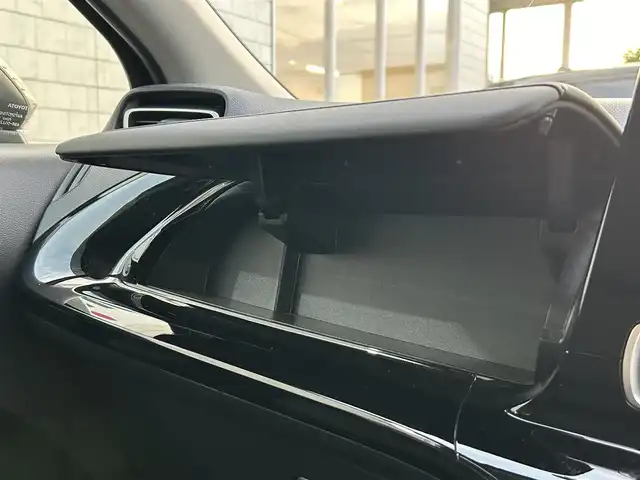 トヨタ アクア G 静岡県 2023(令5)年 0.5万km クリアベージュメタリック 純正ナビ/(AM/FM/BT/iPod/AppleCarPlay/AndroidAuto)/バックカメラ/レーダークルーズコントロール/横滑り防止装置/衝突被害軽減システム/レーンキープアシスト/前後ドライブレコーダー/前後コーナーセンサー/プッシュスタート/スマートキー/スペアキー×1/LEDヘッドライト/オートマチックハイビーム/純正フロアマット/100V充電/保証書/取扱説明書