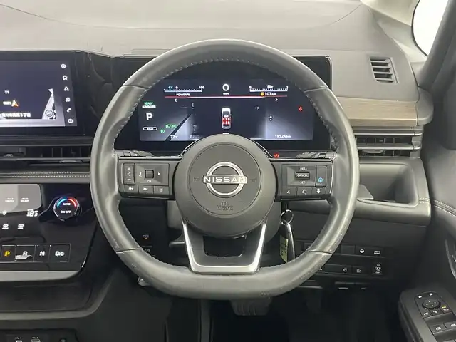 日産 セレナ e－パワー ハイウェイスター V 埼玉県 2023(令5)年 2万km ダークメタルグレー 純正１２．３インチナビ　アラウンドビューモニター　ＢＳＩ　プロパイロット　ワイヤレス充電　両側パワースライドドア　インテリジェントルームミラー　純正前後ドラレコ　ビルトインＥＴＣ２．０　地デジＴＶ