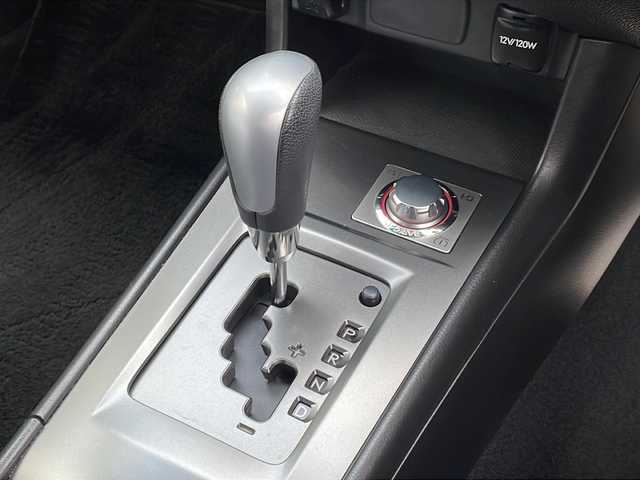スバル エクシーガ 2．0GTアイサイト 青森県 2013(平25)年 10.7万km サテンホワイトパール 4WD・ターボ/社外メモリナビ・フルセグTV/CD・DVD・Bluetooth/合皮コンビシート/前席パワーシート/衝突軽減ブレーキ/追従クルーズコントロール/レーンキープアシスト/前後社外ドライブレコーダー/ビルトインETC/パドルシフト/スマートキー/プッシュスタート/HIDヘッドライト/フォグランプ/純正17インチアルミ