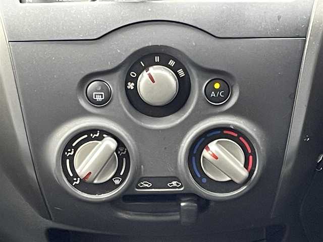 日産 ノート X FOUR Vセレ +セーフ 宮城県 2015(平27)年 7.7万km ブリリアントホワイトパール ４ＷＤ　/純正オーディオ/　（FM/AM/ＣＤ/ＡＵＸ）/ＥＴＣ　/前後ドライブレコーダー　/追突軽減システム　/レーンアシスト　/バックカメラ　/横滑り防止/ライトレベライザー/4WD切り替えスイッチ/電動格納ミラー/プッシュスタート/ワンオーナー/　（保証書・取扱説明書）