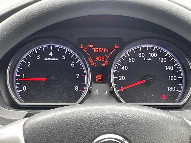 日産 ノート X FOUR Vセレ +セーフ 宮城県 2015(平27)年 7.7万km ブリリアントホワイトパール ４ＷＤ　/純正オーディオ/　（FM/AM/ＣＤ/ＡＵＸ）/ＥＴＣ　/前後ドライブレコーダー　/追突軽減システム　/レーンアシスト　/バックカメラ　/横滑り防止/ライトレベライザー/4WD切り替えスイッチ/電動格納ミラー/プッシュスタート/ワンオーナー/　（保証書・取扱説明書）