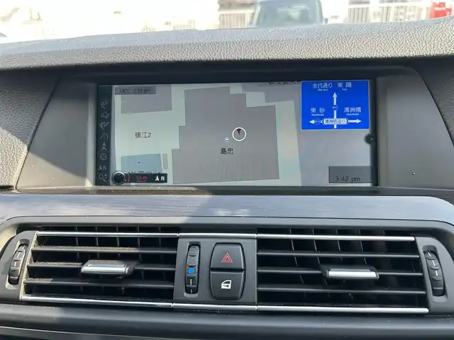 ＢＭＷ ５２３ｉ ツーリング Mスポーツ 東京都 2012(平24)年 4.2万km 白 純正ナビ/CD/DVD・Musicコレクション・外部機器・TV/・BT・ラジオ/ETC/純正ドライブレコーダー/パドルシフト/バックカメラ/オートライト/フロアマット/MT付きAT/パワーシート/ 電子パーキングブレーキ/コーナセンサー/プッシュスタート/スマートキー/純正18インチアルミホイール/オールシーズンタイヤ装着/保証書/取扱説明書