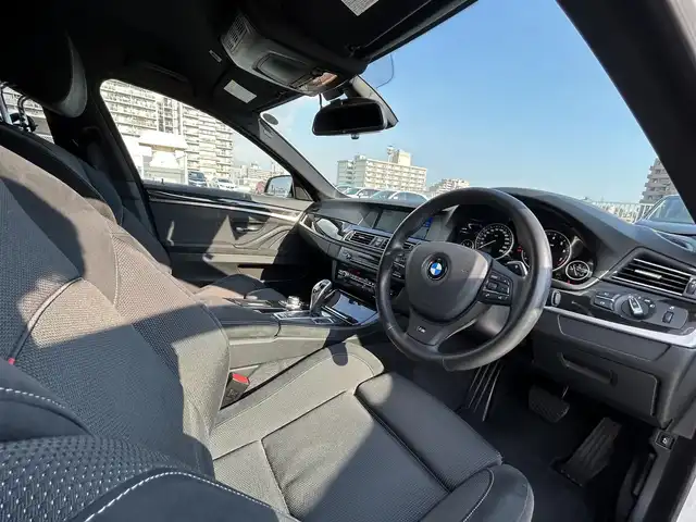 ＢＭＷ ５２３ｉ ツーリング Mスポーツ 東京都 2012(平24)年 4.2万km 白 純正ナビ/CD/DVD・Musicコレクション・外部機器・TV/・BT・ラジオ/ETC/純正ドライブレコーダー/パドルシフト/バックカメラ/オートライト/フロアマット/MT付きAT/パワーシート/ 電子パーキングブレーキ/コーナセンサー/プッシュスタート/スマートキー/純正18インチアルミホイール/オールシーズンタイヤ装着/保証書/取扱説明書