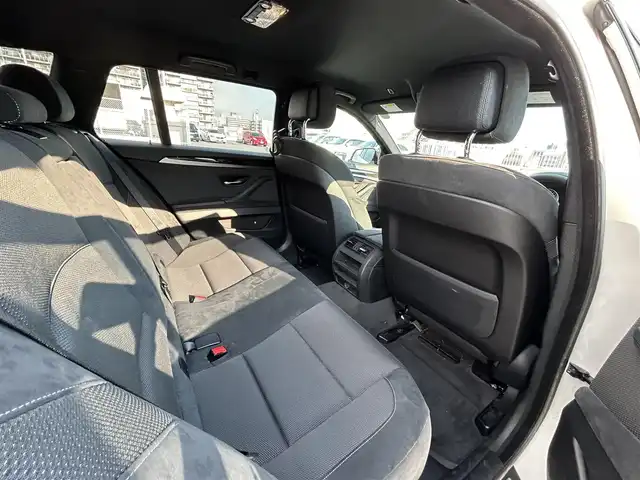 ＢＭＷ ５２３ｉ ツーリング Mスポーツ 東京都 2012(平24)年 4.2万km 白 純正ナビ/CD/DVD・Musicコレクション・外部機器・TV/・BT・ラジオ/ETC/純正ドライブレコーダー/パドルシフト/バックカメラ/オートライト/フロアマット/MT付きAT/パワーシート/ 電子パーキングブレーキ/コーナセンサー/プッシュスタート/スマートキー/純正18インチアルミホイール/オールシーズンタイヤ装着/保証書/取扱説明書