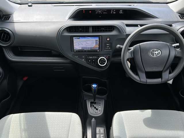 トヨタ アクア L 岐阜県 2020(令2)年 6.9万km シルバーM 登録時走行距離：68666km/社外ナビ（MDV-D407BT）/CD・DVD・テレビ・Bluetooth/ドライブレコーダー/ビルトインETC/LEDヘッドライト/フロアマット/リモコンキー