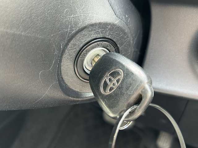 トヨタ アクア L 岐阜県 2020(令2)年 6.9万km シルバーM 登録時走行距離：68666km/社外ナビ（MDV-D407BT）/CD・DVD・テレビ・Bluetooth/ドライブレコーダー/ビルトインETC/LEDヘッドライト/フロアマット/リモコンキー