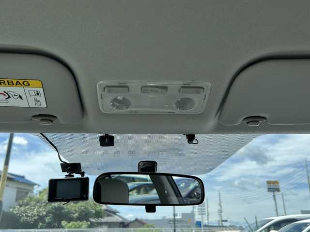 トヨタ アクア L 岐阜県 2020(令2)年 6.9万km シルバーM 登録時走行距離：68666km/社外ナビ（MDV-D407BT）/CD・DVD・テレビ・Bluetooth/ドライブレコーダー/ビルトインETC/LEDヘッドライト/フロアマット/リモコンキー