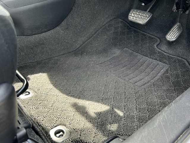 トヨタ アクア L 岐阜県 2020(令2)年 6.9万km シルバーM 登録時走行距離：68666km/社外ナビ（MDV-D407BT）/CD・DVD・テレビ・Bluetooth/ドライブレコーダー/ビルトインETC/LEDヘッドライト/フロアマット/リモコンキー