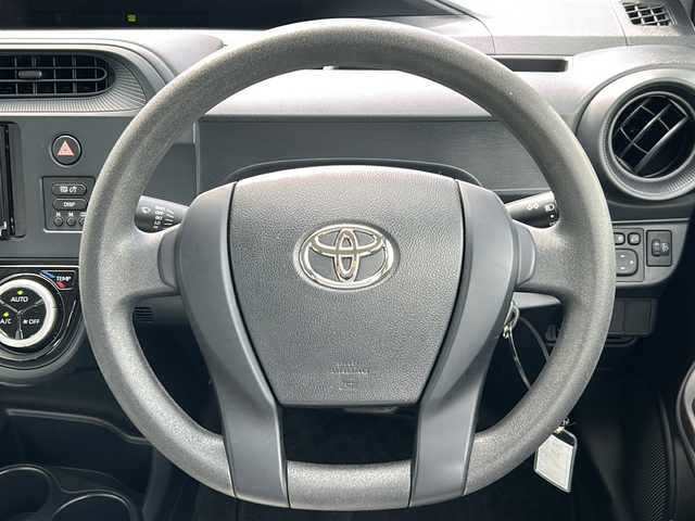 トヨタ アクア L 岐阜県 2020(令2)年 6.9万km シルバーM 登録時走行距離：68666km/社外ナビ（MDV-D407BT）/CD・DVD・テレビ・Bluetooth/ドライブレコーダー/ビルトインETC/LEDヘッドライト/フロアマット/リモコンキー