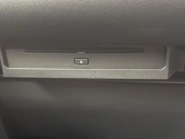 トヨタ ヴォクシー S－G 千葉県 2024(令6)年 1.7万km マッシブグレー 禁煙車/ワンオーナー/両側電動ドア/トヨタセーフティセンス/・プリクラッシュセーフティ/・プリクラッシュセーフティブレーキ/・クリアランスソナー/・レーダークルーズコントロール/・レーンキープアシスト/・レーンディパーチャーアラート/13.2型有機ELフリップダウンモニター/純正10.5インチディスプレイオーディオ/・CD/DVD/USB/Bluetooth/フルセグTV/・ビルトインETC2.0 /・バックカメラ/革巻きステアリング/・ステアリングスイッチ/MT付きAT/電子パーキング/・ブレーキホールド/左右独立エアコン/純正フロアマット/純正ドアバイザー/純正16インチAW/オートライト/・オートマチックハイビーム/・LEDヘッドライト/・LEDフォグランプ/・ヘッドライトレベライザー