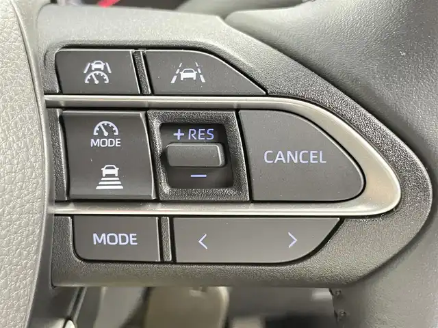 トヨタ ヴォクシー S－G 千葉県 2024(令6)年 1.7万km マッシブグレー 禁煙車/ワンオーナー/両側電動ドア/トヨタセーフティセンス/・プリクラッシュセーフティ/・プリクラッシュセーフティブレーキ/・クリアランスソナー/・レーダークルーズコントロール/・レーンキープアシスト/・レーンディパーチャーアラート/13.2型有機ELフリップダウンモニター/純正10.5インチディスプレイオーディオ/・CD/DVD/USB/Bluetooth/フルセグTV/・ビルトインETC2.0 /・バックカメラ/革巻きステアリング/・ステアリングスイッチ/MT付きAT/電子パーキング/・ブレーキホールド/左右独立エアコン/純正フロアマット/純正ドアバイザー/純正16インチAW/オートライト/・オートマチックハイビーム/・LEDヘッドライト/・LEDフォグランプ/・ヘッドライトレベライザー