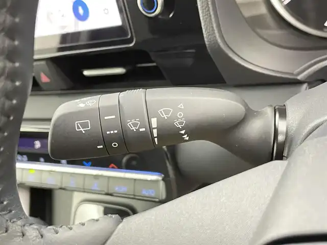 トヨタ ヴォクシー S－G 千葉県 2024(令6)年 1.7万km マッシブグレー 禁煙車/ワンオーナー/両側電動ドア/トヨタセーフティセンス/・プリクラッシュセーフティ/・プリクラッシュセーフティブレーキ/・クリアランスソナー/・レーダークルーズコントロール/・レーンキープアシスト/・レーンディパーチャーアラート/13.2型有機ELフリップダウンモニター/純正10.5インチディスプレイオーディオ/・CD/DVD/USB/Bluetooth/フルセグTV/・ビルトインETC2.0 /・バックカメラ/革巻きステアリング/・ステアリングスイッチ/MT付きAT/電子パーキング/・ブレーキホールド/左右独立エアコン/純正フロアマット/純正ドアバイザー/純正16インチAW/オートライト/・オートマチックハイビーム/・LEDヘッドライト/・LEDフォグランプ/・ヘッドライトレベライザー