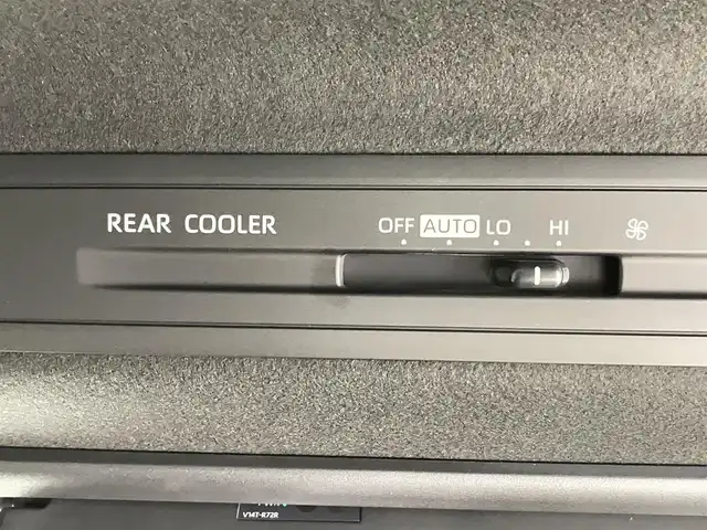 トヨタ ヴォクシー S－G 千葉県 2024(令6)年 1.7万km マッシブグレー 禁煙車/ワンオーナー/両側電動ドア/トヨタセーフティセンス/・プリクラッシュセーフティ/・プリクラッシュセーフティブレーキ/・クリアランスソナー/・レーダークルーズコントロール/・レーンキープアシスト/・レーンディパーチャーアラート/13.2型有機ELフリップダウンモニター/純正10.5インチディスプレイオーディオ/・CD/DVD/USB/Bluetooth/フルセグTV/・ビルトインETC2.0 /・バックカメラ/革巻きステアリング/・ステアリングスイッチ/MT付きAT/電子パーキング/・ブレーキホールド/左右独立エアコン/純正フロアマット/純正ドアバイザー/純正16インチAW/オートライト/・オートマチックハイビーム/・LEDヘッドライト/・LEDフォグランプ/・ヘッドライトレベライザー