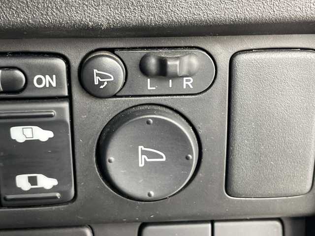 ホンダ フリード ハイブリット ジャストセレクション 群馬県 2013(平25)年 7万km ホワイトオーキッドパール 純正９型後席モニター　純正７型ナビ　バックカメラ　両側電動スライドドア　クルーズコントロール　ハーフレザーシート　ＥＴＣ　ＨＩＤヘッドライト　オートライト　革巻きステアリング　スマートキー　禁煙車