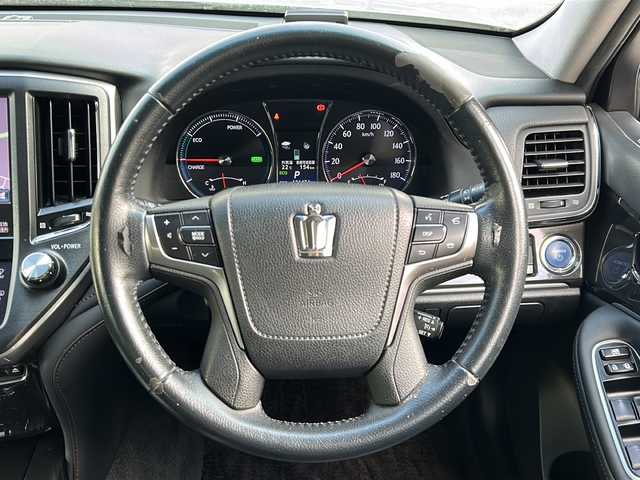 トヨタ クラウン ハイブリッド アスリートS 沖縄県 2013(平25)年 12.2万km シルバーM 純正ナビ/（ＡＭ／ＦＭ／ＣＤ／ＤＶＤ／ＢＴ）　/フルセグＴＶ　/バックモニター　/純正１７インチＡＷ　/電動リアゲート　/パワーシート　/レザーシート　オートライト　/クルコン　/ＥＴＣ　/スマートキー　/ＬＥＤヘッドライト/スマートキー/純正フロアマット