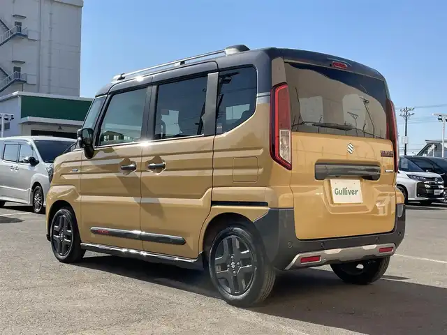 スズキ スペーシア ギア HYBRID XZ 東京都 2024(令6)年 0.4万km 黄Ⅱ メーカーナビ/全周囲カメラ/ヘッドアップディスプレイ/フルセグTV/前席シートヒーター/ステアリングヒーター/スズキセーフティセンス/レーダークルーズコントロール/リアサーキュレーター/前後コーナーセンサー/スマートキー/LEDライト/フォグライト