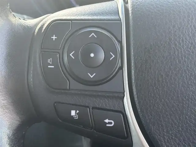 トヨタ ノア ハイブリッド Si 愛知県 2017(平29)年 7.5万km ホワイトパールクリスタルシャイン モデリスタエアロ/ワンオーナー/純正10型ナビ【Bluetooth CD DVD SD フルセグ　品番：NSZN-Z66T】/GPSレーダー探知機【品番：AR-３３】/ドライブレコーダー/ビルトインETC /バックカメラ/両側パワースライドドア/クルーズコントロール/衝突軽減ブレーキ/レーンキープアシスト/車両接近通報装置/先行車発進告知/LEDヘッドライト/オートライト/オートマチックハイビーム/フォグランプ/オート電動格納ドアミラー/ステアリングリモコン/ドアバイザー/スマートキー/禁煙車