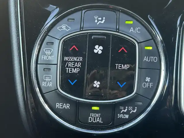 トヨタ ノア ハイブリッド Si 愛知県 2017(平29)年 7.5万km ホワイトパールクリスタルシャイン モデリスタエアロ/ワンオーナー/純正10型ナビ【Bluetooth CD DVD SD フルセグ　品番：NSZN-Z66T】/GPSレーダー探知機【品番：AR-３３】/ドライブレコーダー/ビルトインETC /バックカメラ/両側パワースライドドア/クルーズコントロール/衝突軽減ブレーキ/レーンキープアシスト/車両接近通報装置/先行車発進告知/LEDヘッドライト/オートライト/オートマチックハイビーム/フォグランプ/オート電動格納ドアミラー/ステアリングリモコン/ドアバイザー/スマートキー/禁煙車